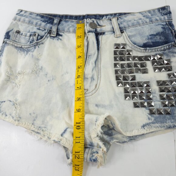 BDG HIGH RISE DREE CHEEKY SHORTS WOMEN'S SIZE 29 W STUDDED VINTAGE WASH *FLAWS* - Picture 13 of 16